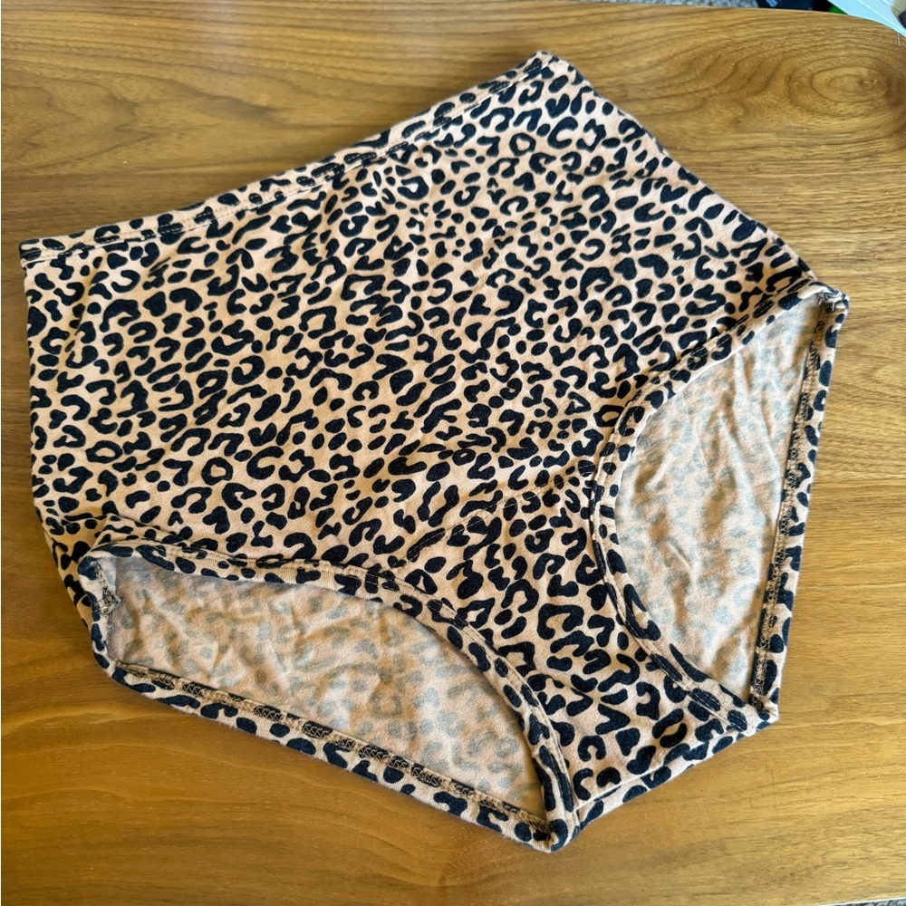 ARQ High Rise Undies Size M EUC